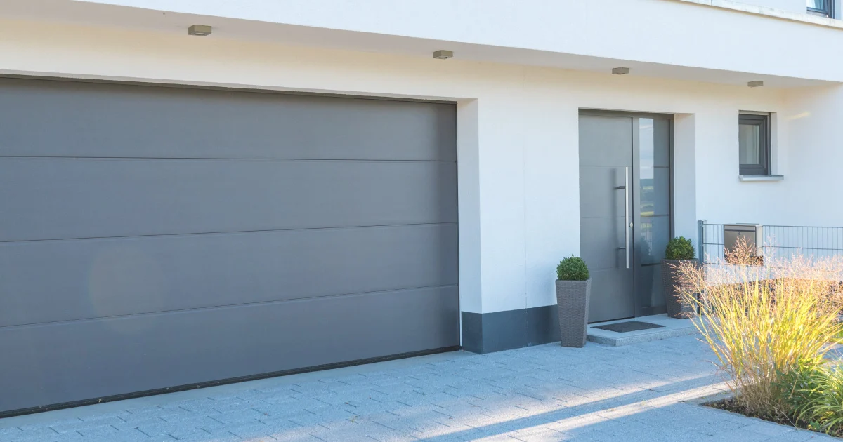 ideal-volet-pourquoi-choisir-une-porte-d-entree-en-aluminium-4